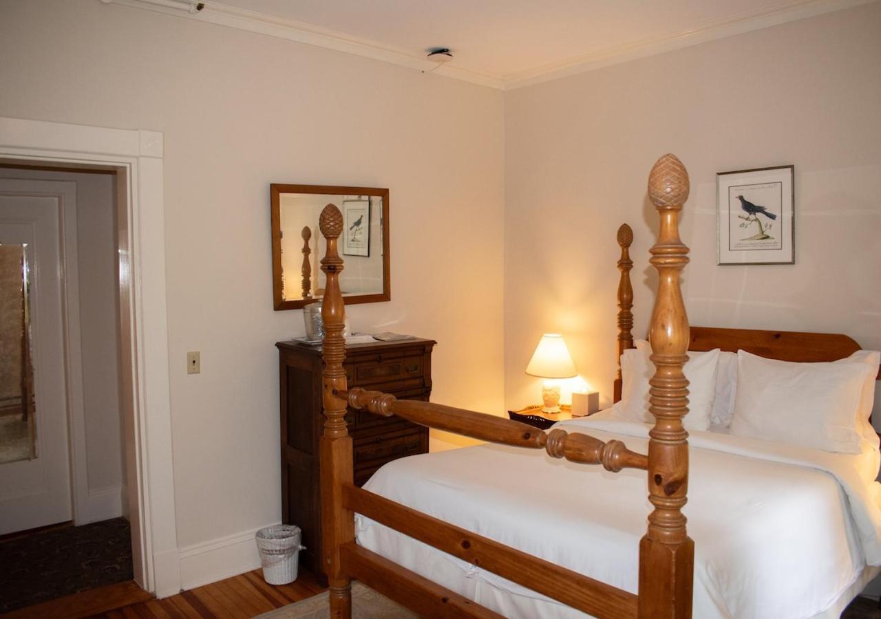 Apple Tree Inn เลนอกซ์ ภายนอก รูปภาพ