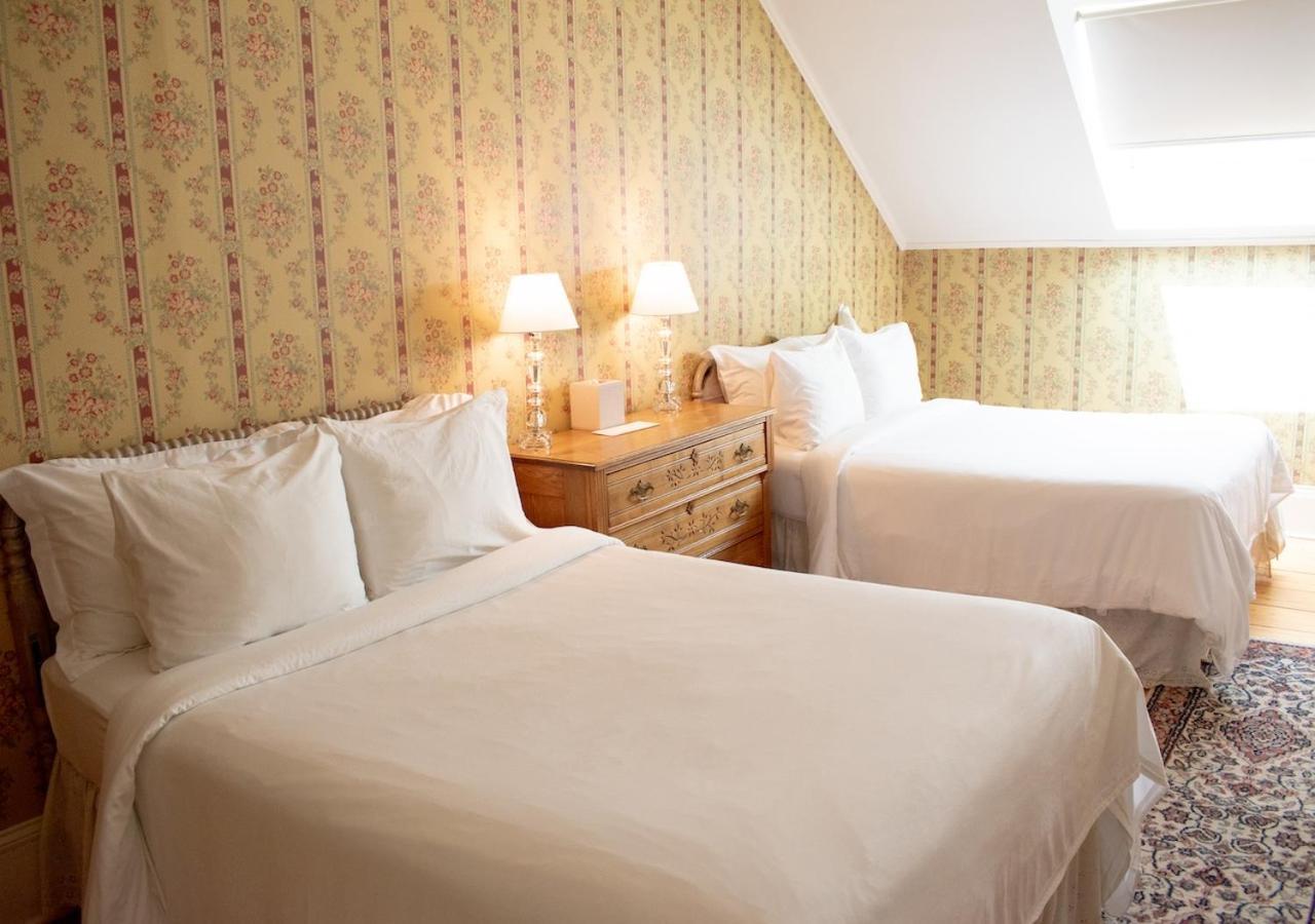 Apple Tree Inn เลนอกซ์ ภายนอก รูปภาพ
